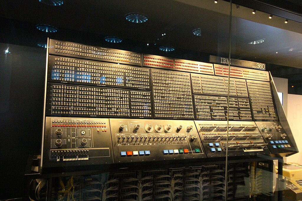 IBM S/360 model 195 console